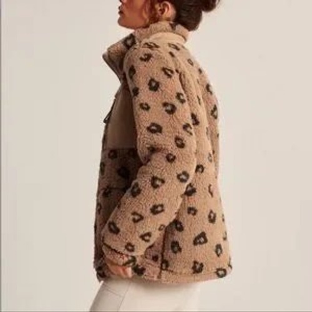 NWT Abercrombie & Fitch Leopard Print Sherpa Fleece‎ Zip Jacket Brown XL NEW - Picture 2 of 10